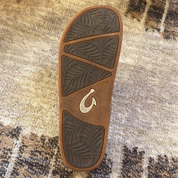 Elevated Leather Sandals - Picture 2 of 3